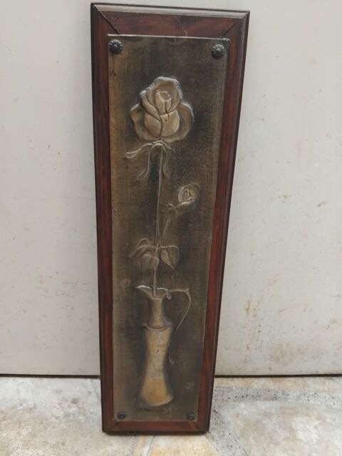 Rose en �tain sur socle bois 6 Lourdes (65)