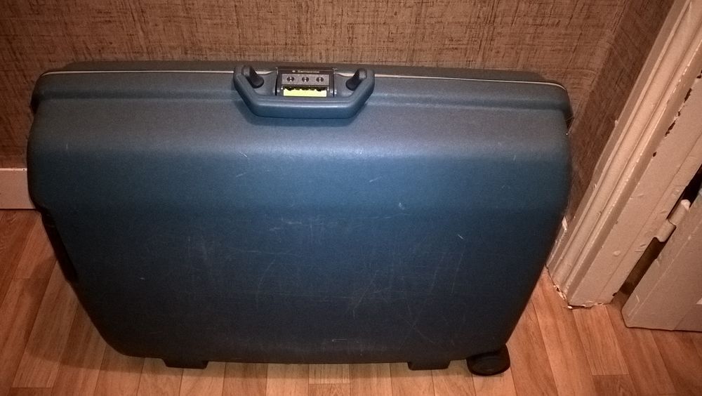 Valise rigide SAMSONITE. Maroquinerie