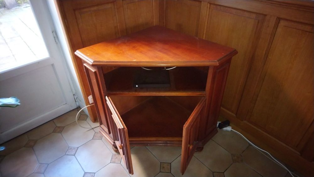 Meuble d'angle t&eacute;l&eacute; en bois Meubles