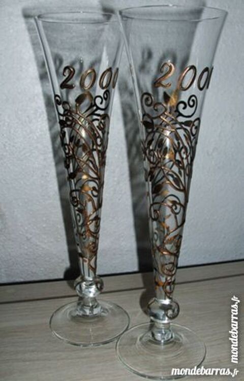 2 fltes design de champagne  2000  30 Antibes (06)