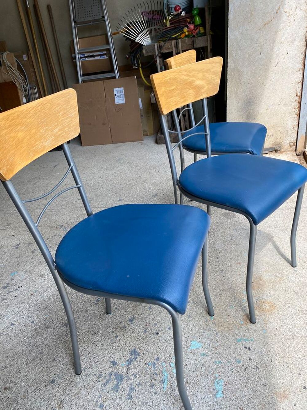 3 chaises de cuisine Meubles