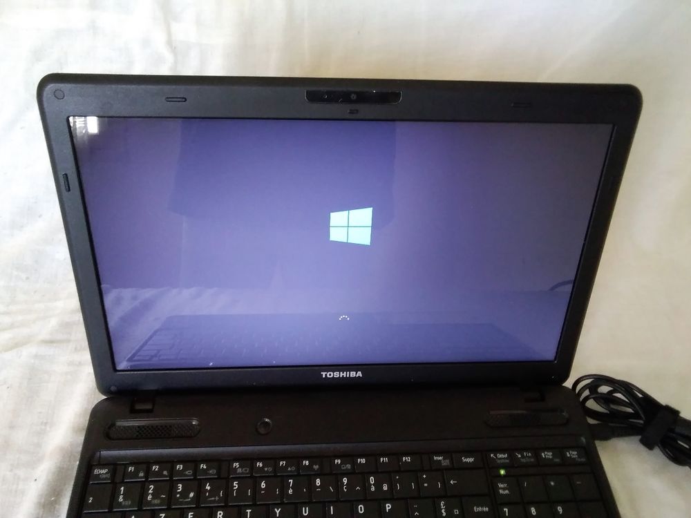 PC Portable Toshiba Satellite C660-22V Matériel informatique