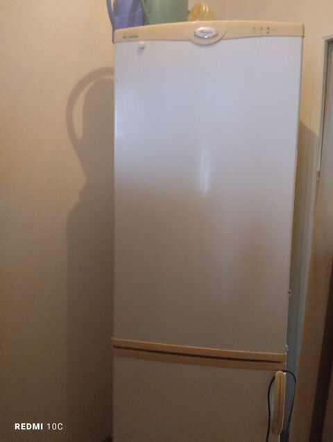 combin frigo conglateur whirlpool 0 Le Poinonnet (36)