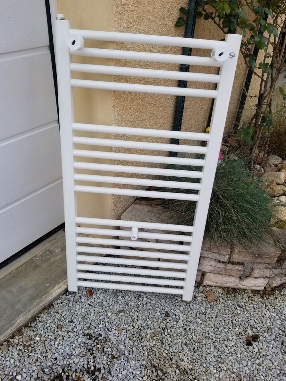 Radiateur S&egrave;che-serviettes eau chaude. Bricolage