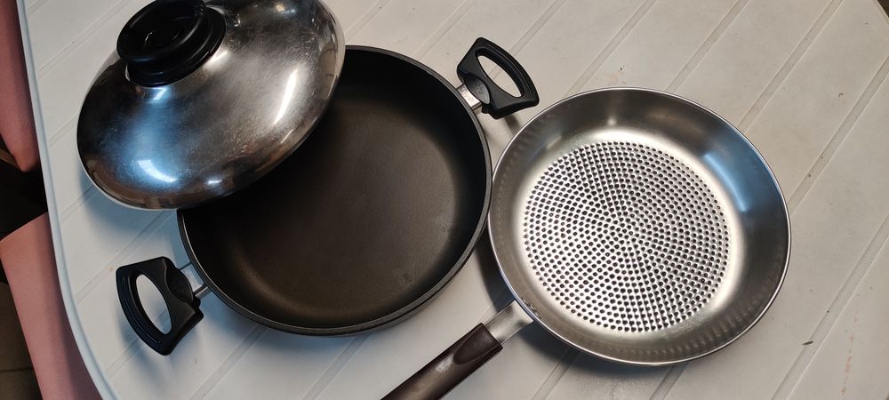 Sauteuse anti-adh&eacute;sive 28 cm+ po&ecirc;le inox Cuisine