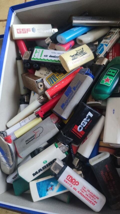 Collection de briquets publicitaire 10 Blaringhem (59)