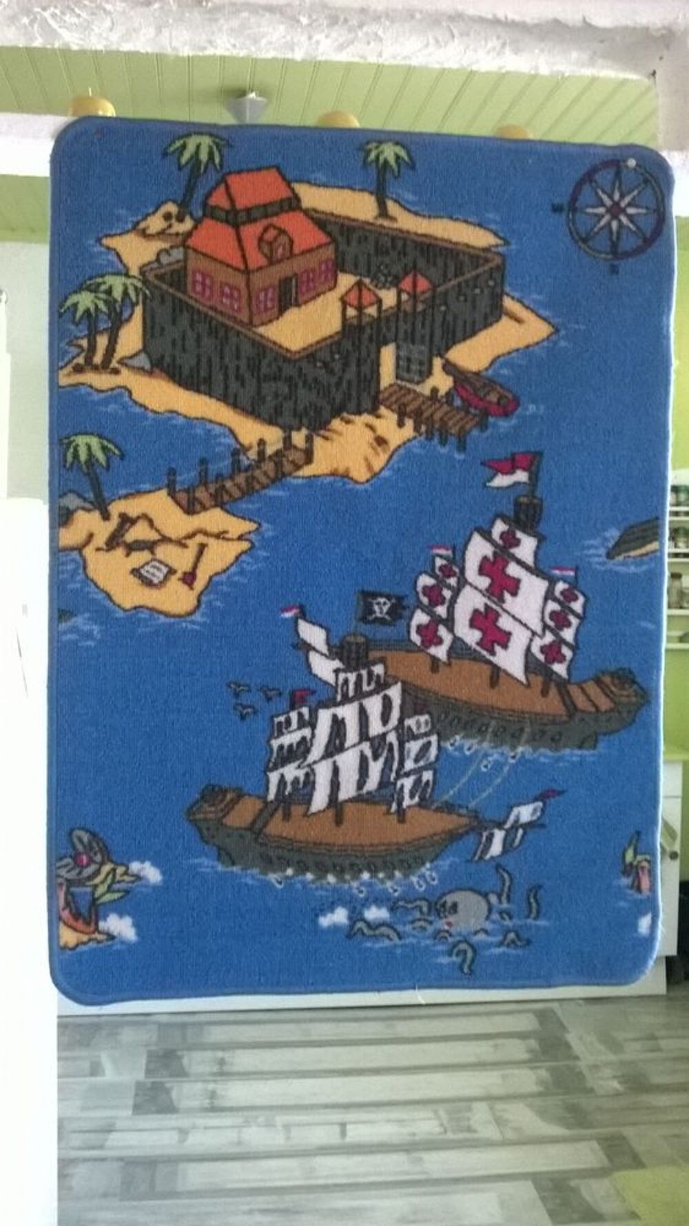 Tapis de jeu pour enfant
Repr&eacute;sentant 1 sc&egrave;ne de bateaux de Jeux / jouets