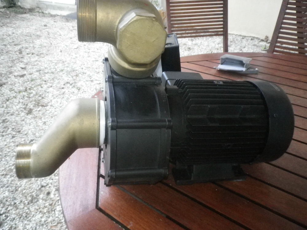 pompe piscine nage &agrave; contre courant Bricolage