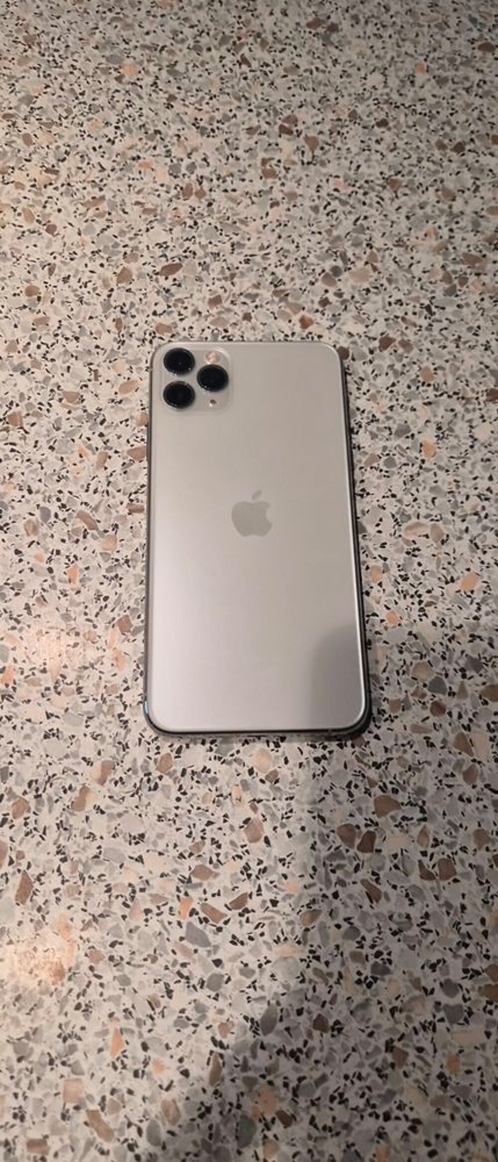 Iphone 11 pro max Téléphones et tablettes