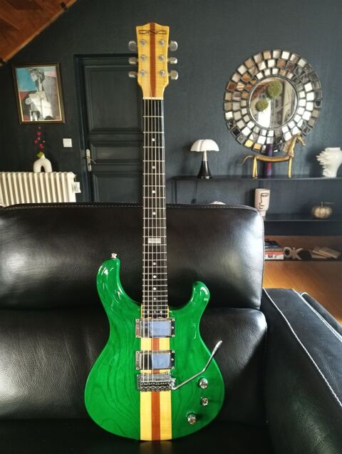 Guitare de luthier style PRS modèle unique Colleville-Montgomery (14)