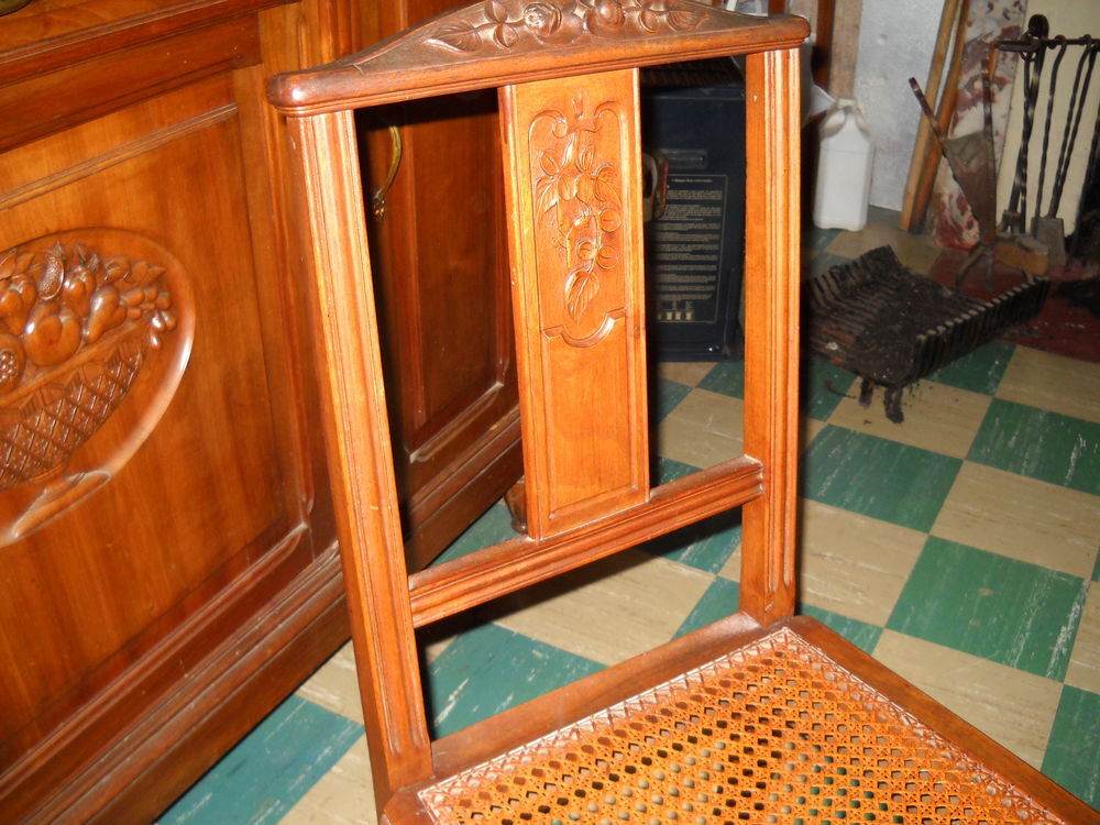 Salle &agrave; manger compl&egrave;te. Meubles
