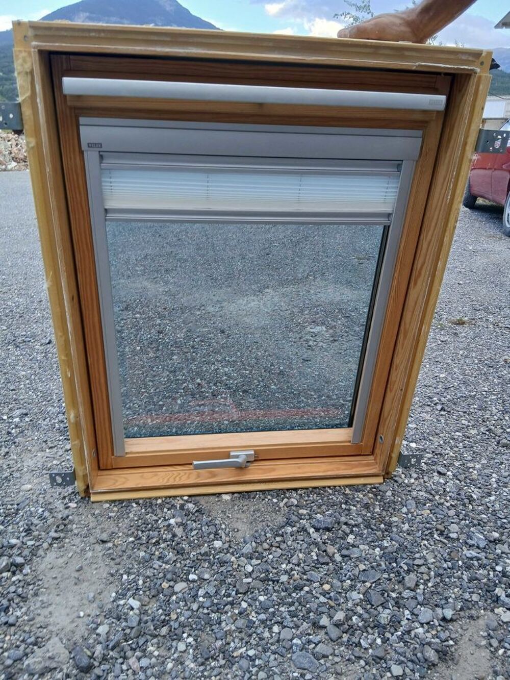 Fen&ecirc;tre de toit Velux 78x98 cm + Store + Raccord d'&eacute;tanch&eacute;it&eacute; Bricolage