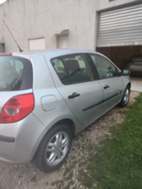Clio III Clio 1.5 dCi 85 Confort Pack Clim Dynamique 2006 occasion 30300 Fourques