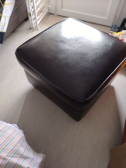 Pouf et coffre de rangement 45 Saintes (17)