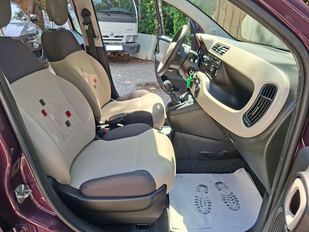 Panda 1.2 8V 69 ch Lounge 2015 occasion 06150 Cannes La Bocca
