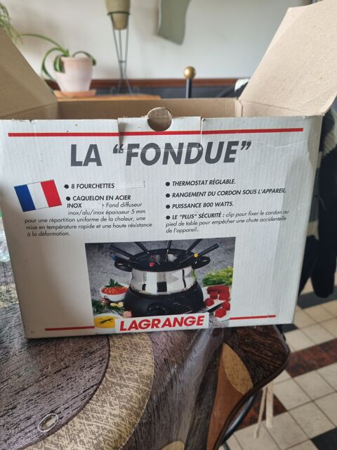 Appareil � fondue  8 personnes  
25 Saint-Quentin-la-Motte-Croix-au-Bailly (80)