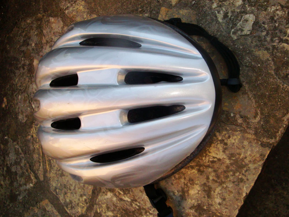 Casque pour v&eacute;lo marque OKTOS neuf Sports