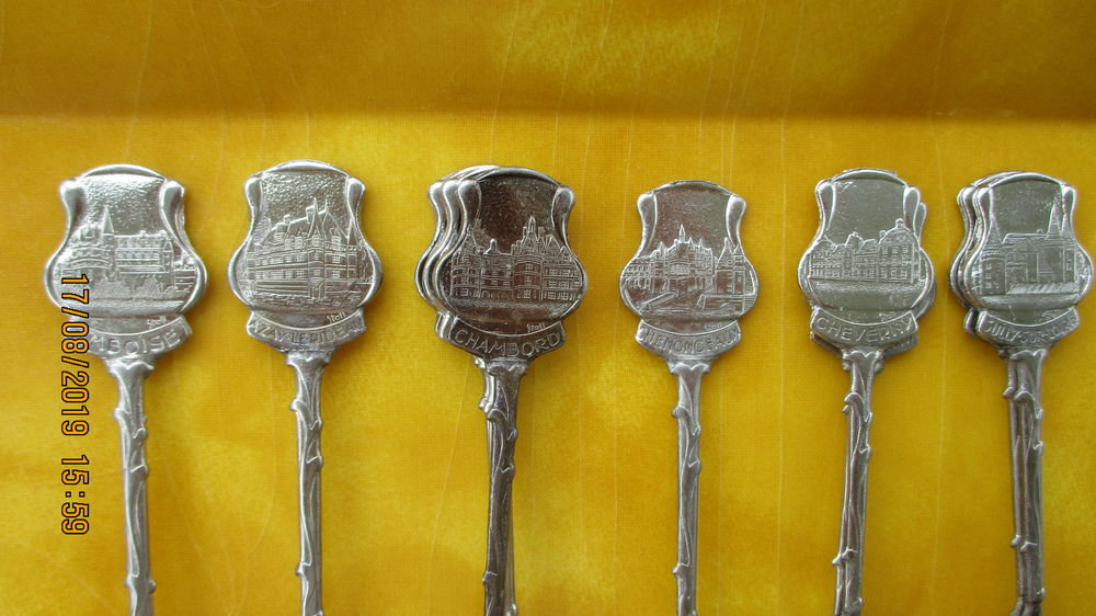 Lot Petites Cuill&egrave;res Ch&acirc;teaux de la Loire + Autres... Décoration