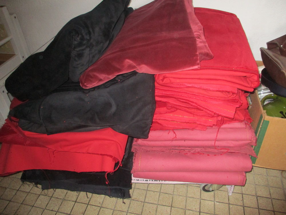 TOP AFFAIRE 32 m&egrave;tres velours ras a 50e Décoration