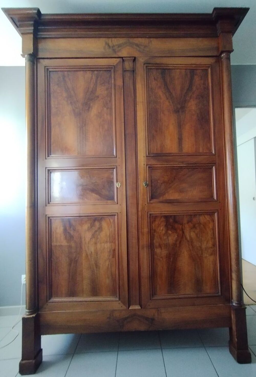 Armoire empire demi colonne Meubles