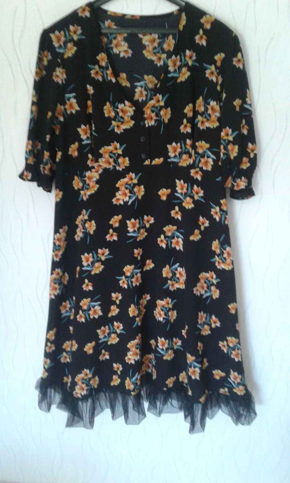 Robe d'&eacute;t&eacute; fleurie T. 44 Vêtements