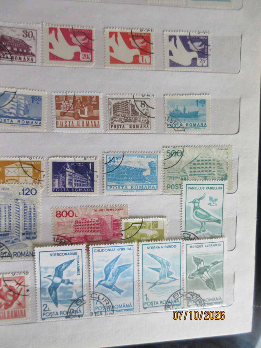 2 ALBUMS DE TIMBRES INCOMPLETS 