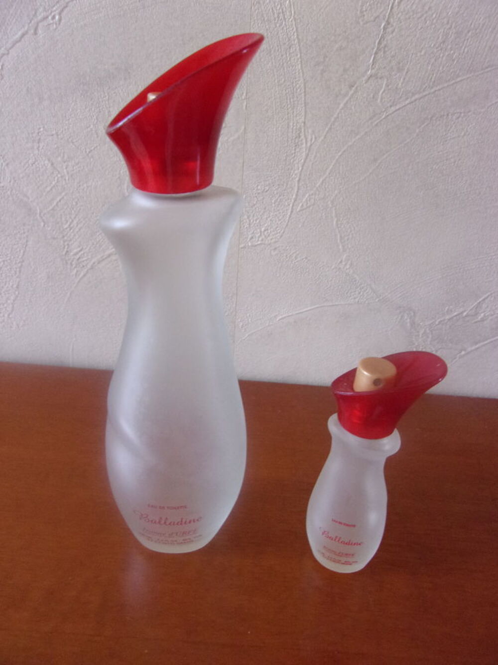 Lot de 2 flacons vides de parfum JEANE D'URFE 