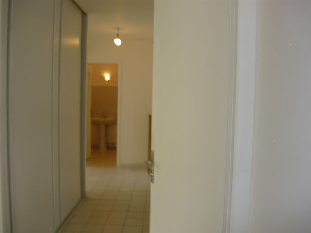 Location Appartement avec Parking ETUDIANTS ou autre Garant signe distance Lyon 6