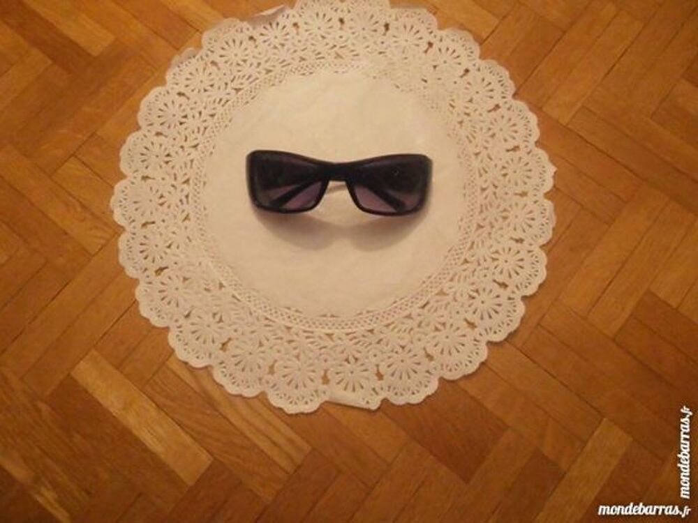 Lunettes solaires (27) Bijoux et montres