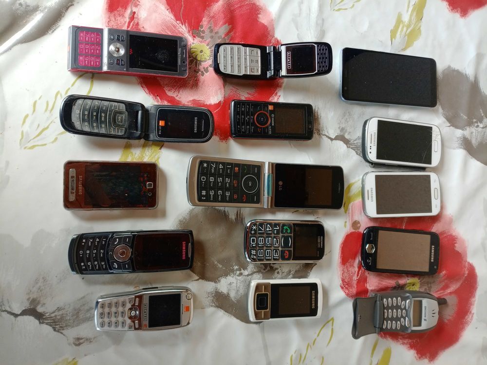 lot de t&eacute;l&eacute;phones et smartphones 