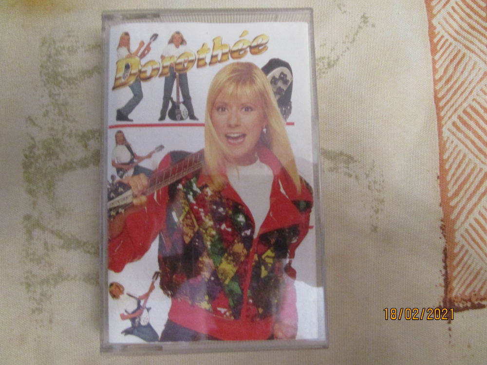 CASSETTE K7 originale de "DOROTHEE" AB 015304 BM 490
Audio et hifi
