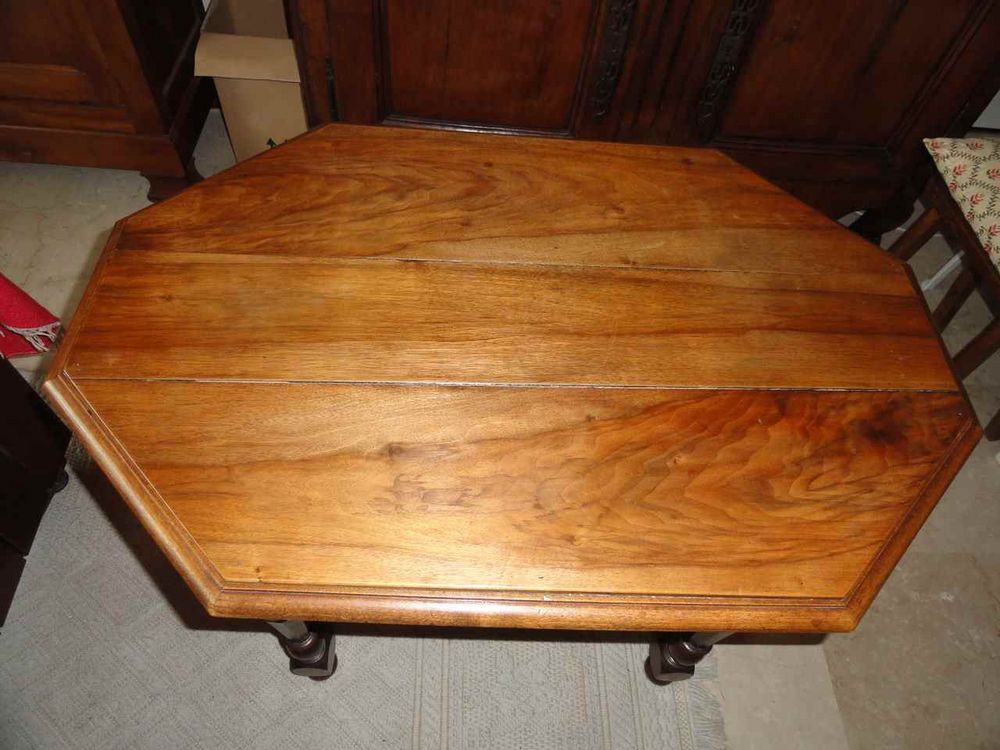 Table bois pieds style Louis XIII Meubles