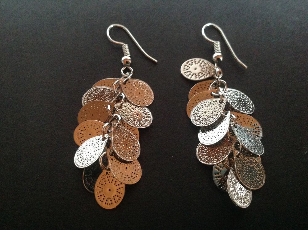 BOUCLES OREILLES ARGENT&Eacute; AMANDE GRAPPE Envoi Possible
Bijoux et montres