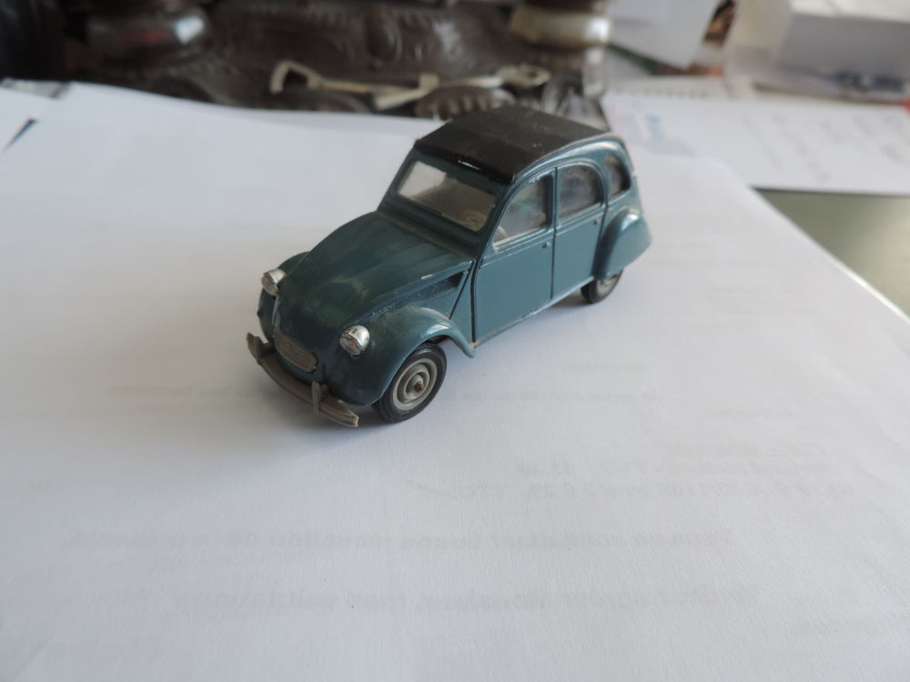 SOLIDO - 2 CV CITROEN - Echelle : 1/43 &egrave;me. 