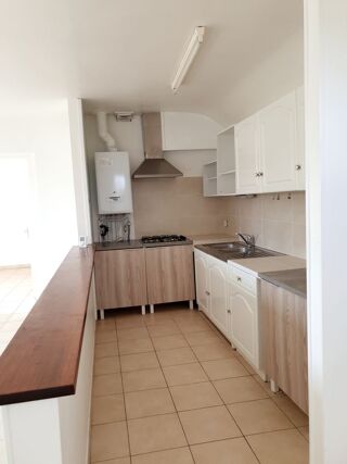  Appartement à louer 2 pièces 50 m²