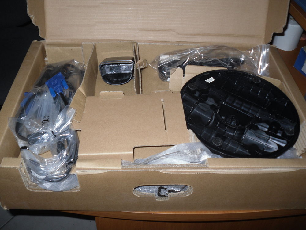 Moniteur DELL Matériel informatique
