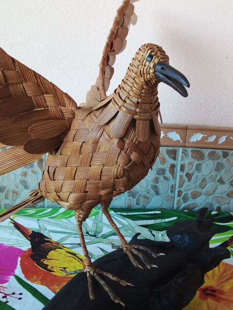 Oiseaux tréssé en  feuille de palmier sur bois 80 Petit-Bourg (97)