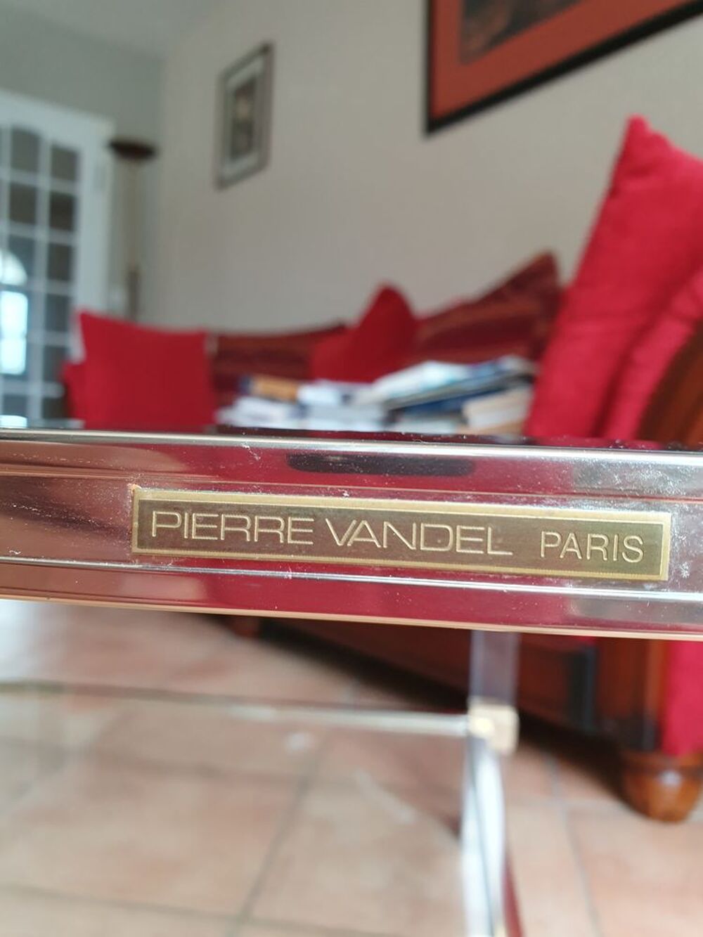 Table de salon sign&eacute;e Pierre Vandel 128x78cm ht 40cm. Meubles