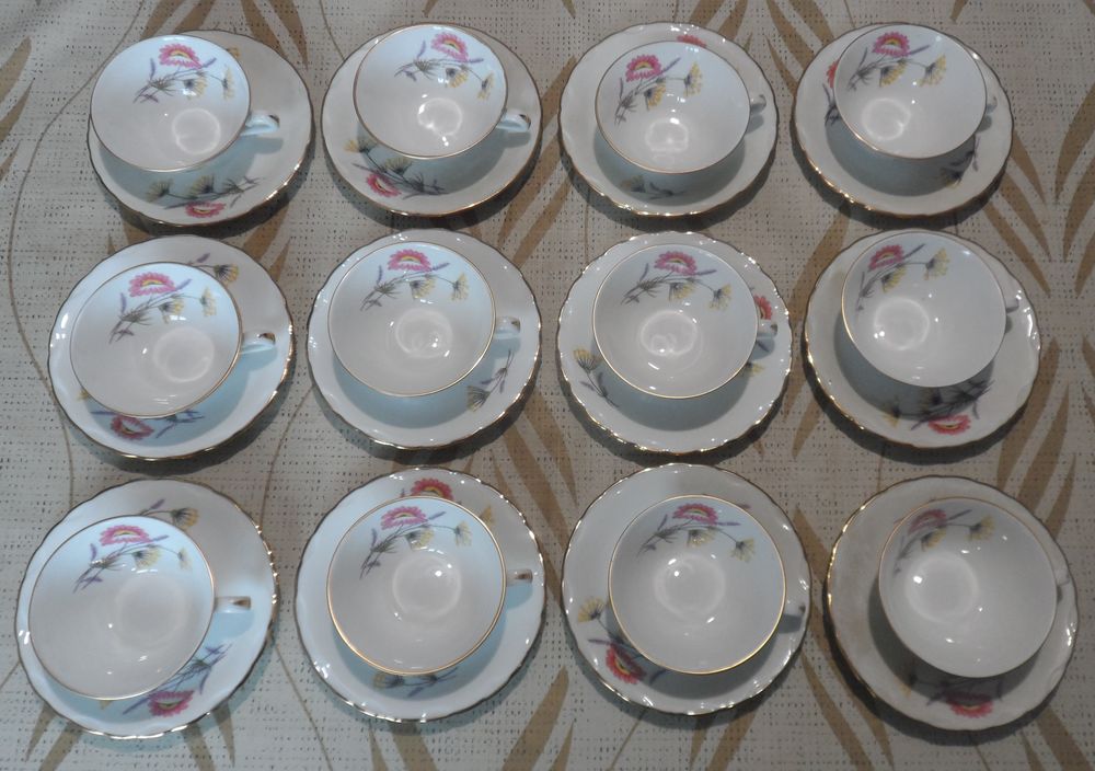Service caf&eacute; porcelaine cafeti&egrave;re sucrier 12 tasses soutasse Cuisine