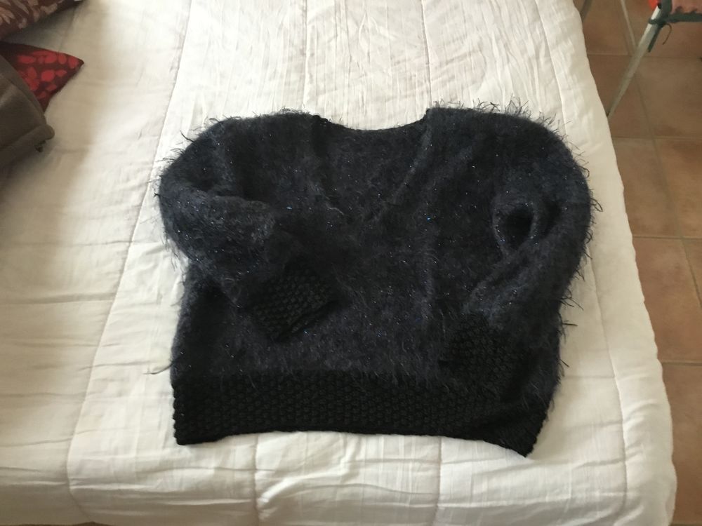 Beau pull paillet&eacute; ,laine bleu marine tr&egrave;s bon &eacute;tat Vtements