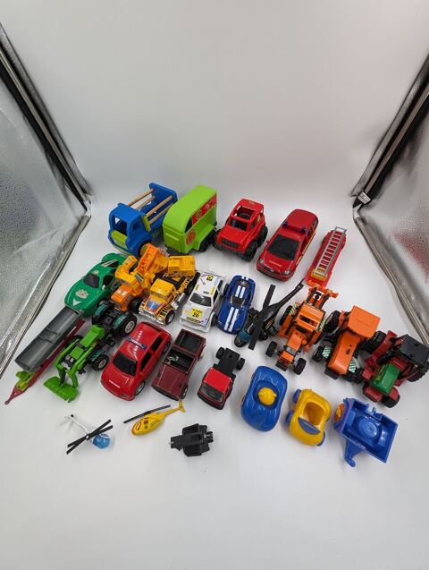 Lot jouets de 24 véhicules divers 15 Vulbens (74)