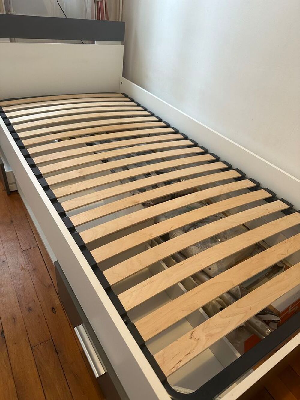 Lit (sommier + matelas) 95x190 (tr&egrave;s bon &eacute;tat) Meubles