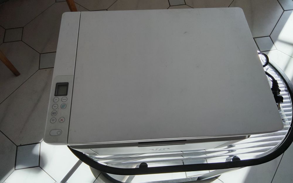 Imprimante HP LASER JET MFP M140w 
WIFI/USB MULTIFONCTIONS. Matériel informatique
