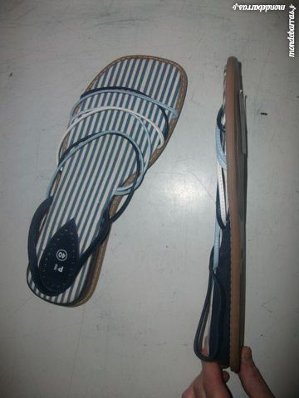 Nu-pieds Bleu Tricolore pointure 40 -neufs- &agrave; 5 € Chaussures