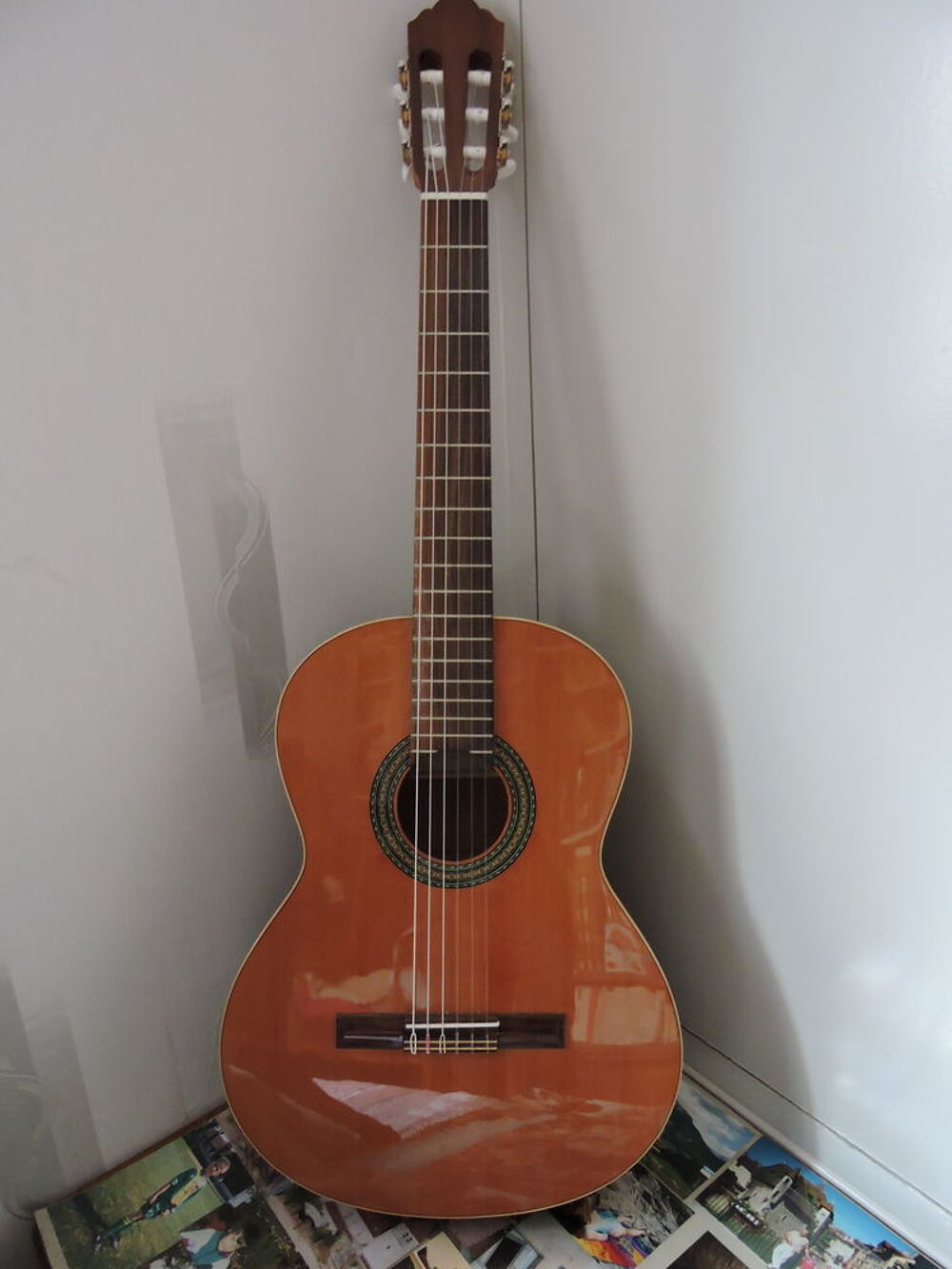 GUITARE CLASSIQUE ALHAMBRA Instruments de musique