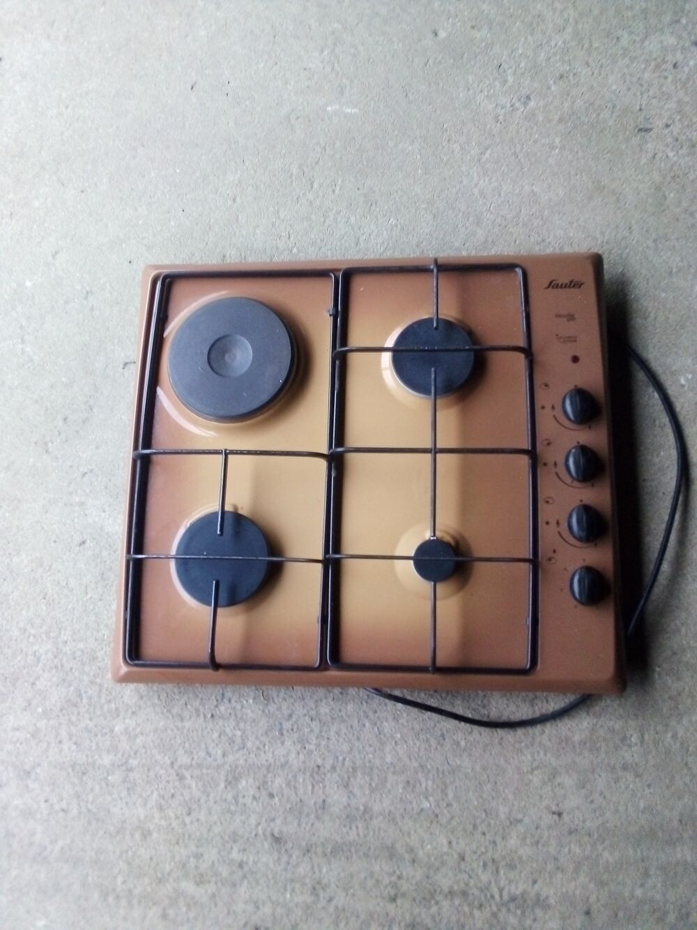 Achetez plaque de cuisson occasion, annonce vente à Rannée (35) WB172748807