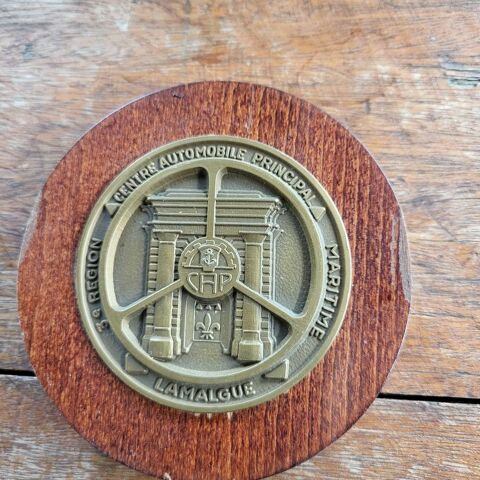 tape de bouche en bronze 20 La Farl�de (83)