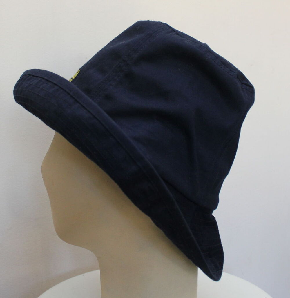 Chapeau marine NINA RICCI Vêtements