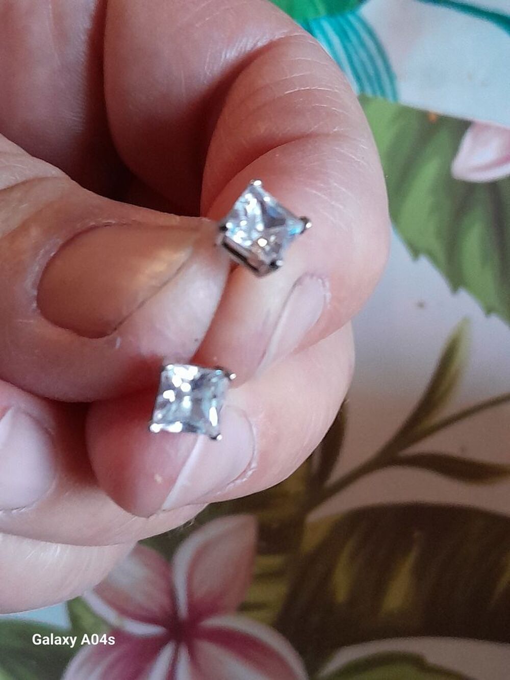 Diverses boucles d'oreilles fantaisie &agrave; 2 euros l.unit&eacute; Bijoux et montres