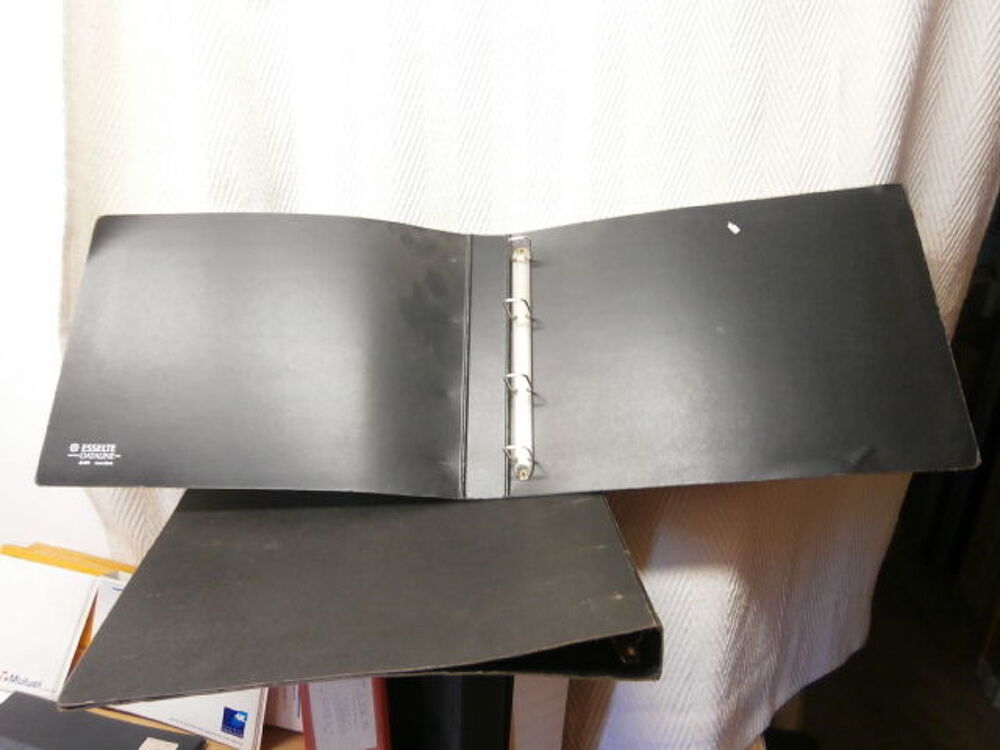 Fournitures scolaires, de bureaux, classeurs divers formats Bricolage